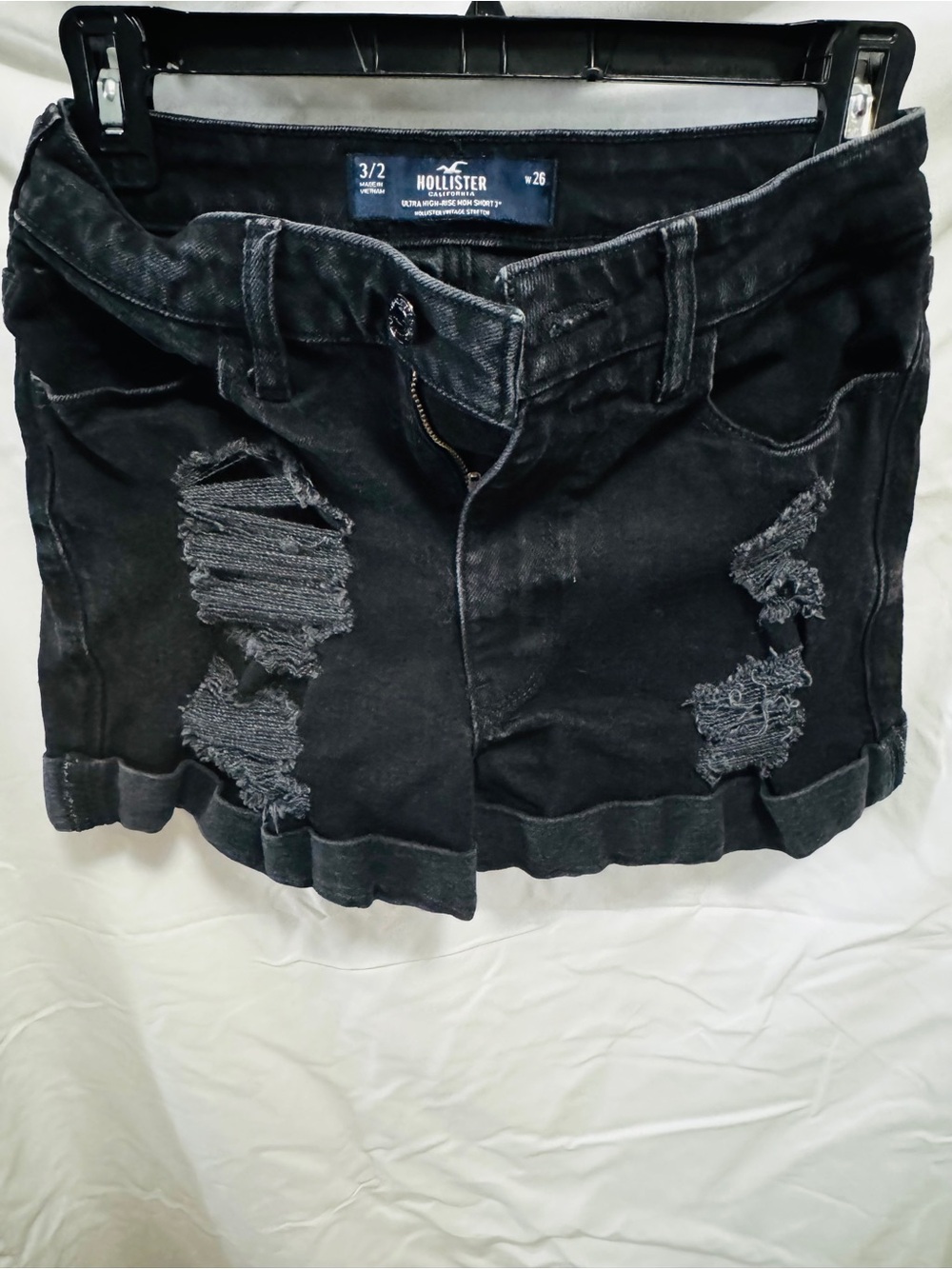 Hollister Black Ultra High-Rise stretch Distressed Denim mini shorts  3” 26